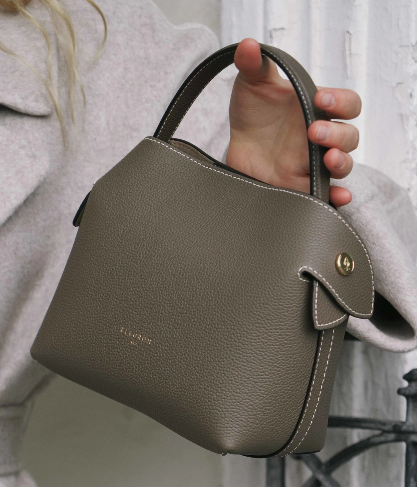 Mini Swann | Taupe - Image 5